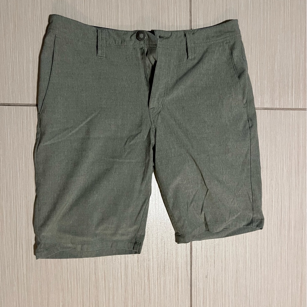 Men’s Volcom hybrid Green walk shorts size 29